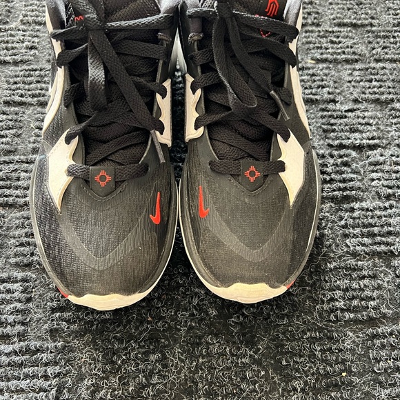 Nike Kyrie Low 5’s - Domino - Picture 3 of 8